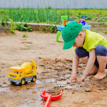 Kinderen, zand en water – een heerlijke combinatie voor in de zomer!